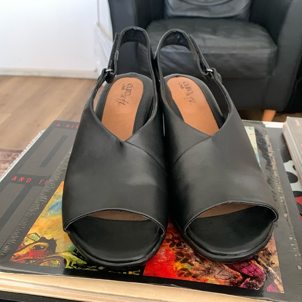 Euro Sofft peep toe slingbacks in good condition 🌹